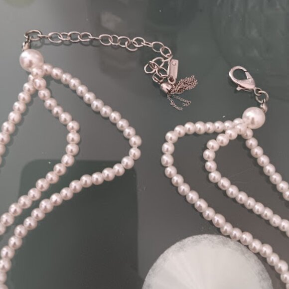 VERA WANG Romantic White Pearl Triple Strand Layered Collar Necklace - Picture 6 of 6